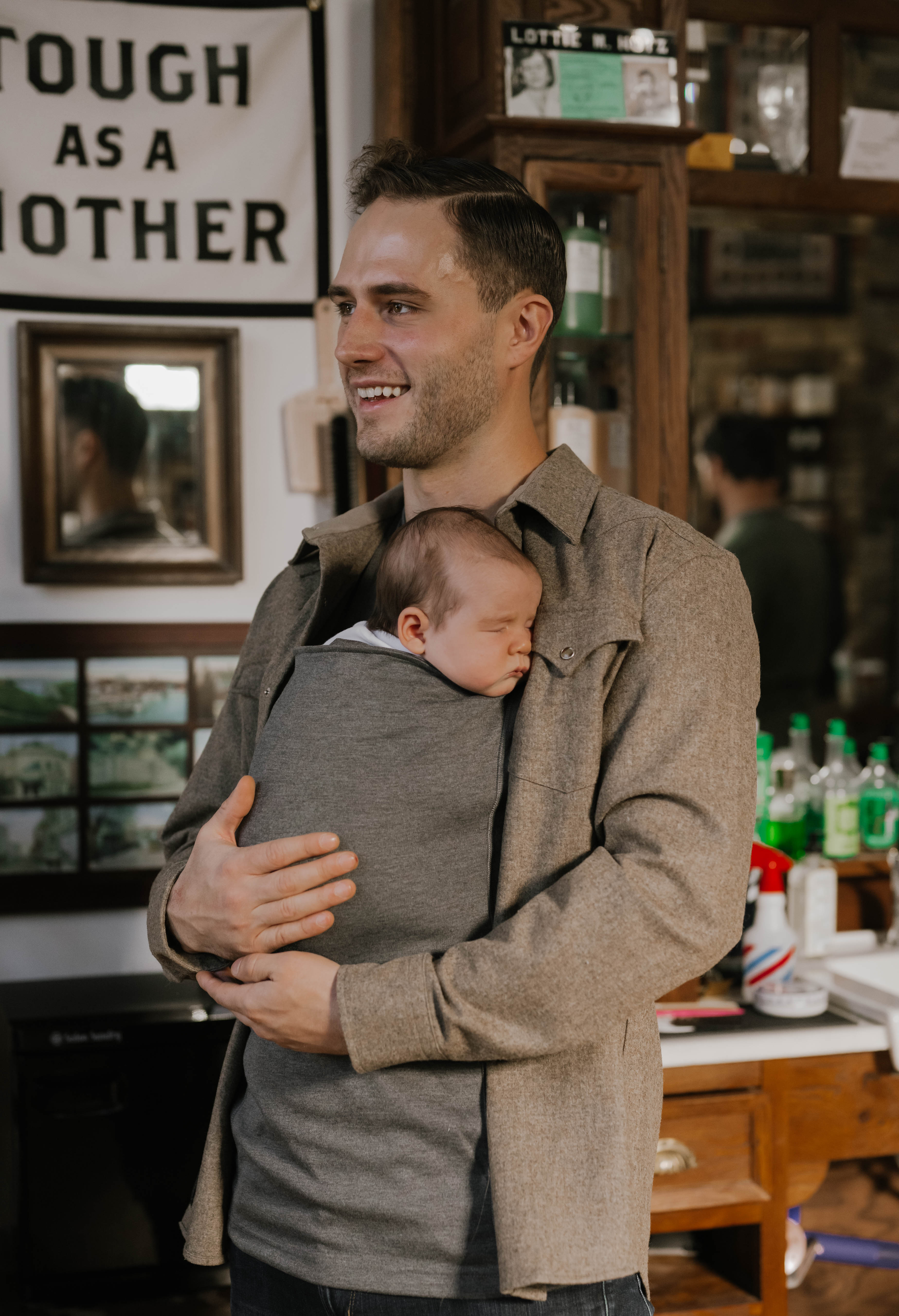 Lalabu Long Sleeve Dad Shirt | Baby Carrier | Baby Wrap | Babywearing | for Dads | Large | Gray