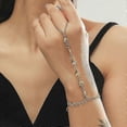 thumbnail image 1 of Pulsera de dedo con diseño de cadena de corazón dorado, 1 of 5