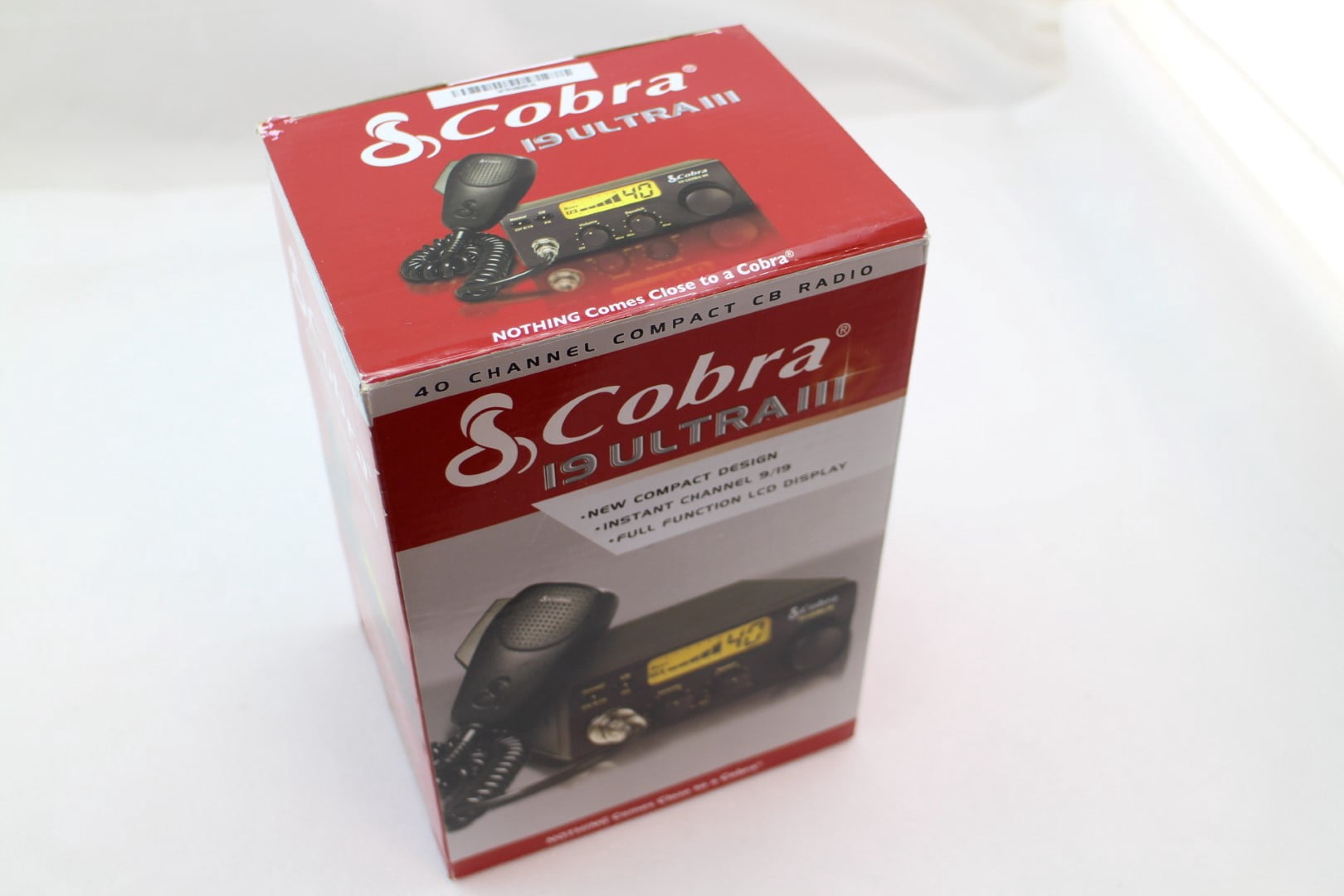 Cobra Electronics 19 Ultra III Compact Design CB Radio for Car, Truck or RV, 40 Channels & 40 hz Frequency