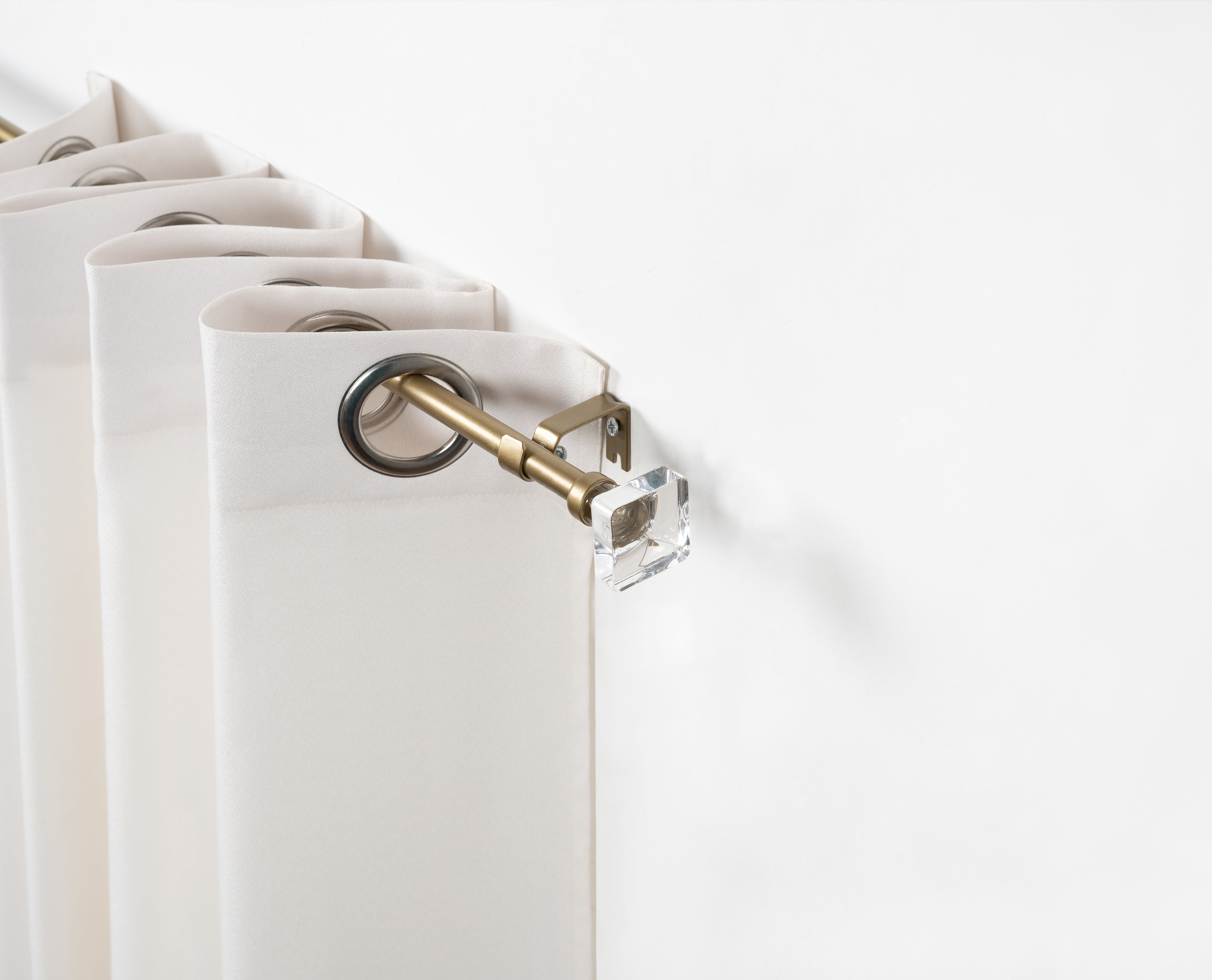 Mainstays 1/2 in Adjustable Curtain Rod with Acrylic Square Finials, 48-84 in, Gold