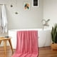 thumbnail image 4 of Toalla de Baño de Terciopelo para Adultos, Uso Diario En Casa, Absorbente, para Cabello Seco, Sin Decoloración, para Playa, con Estampado de Tiras., 4 of 5