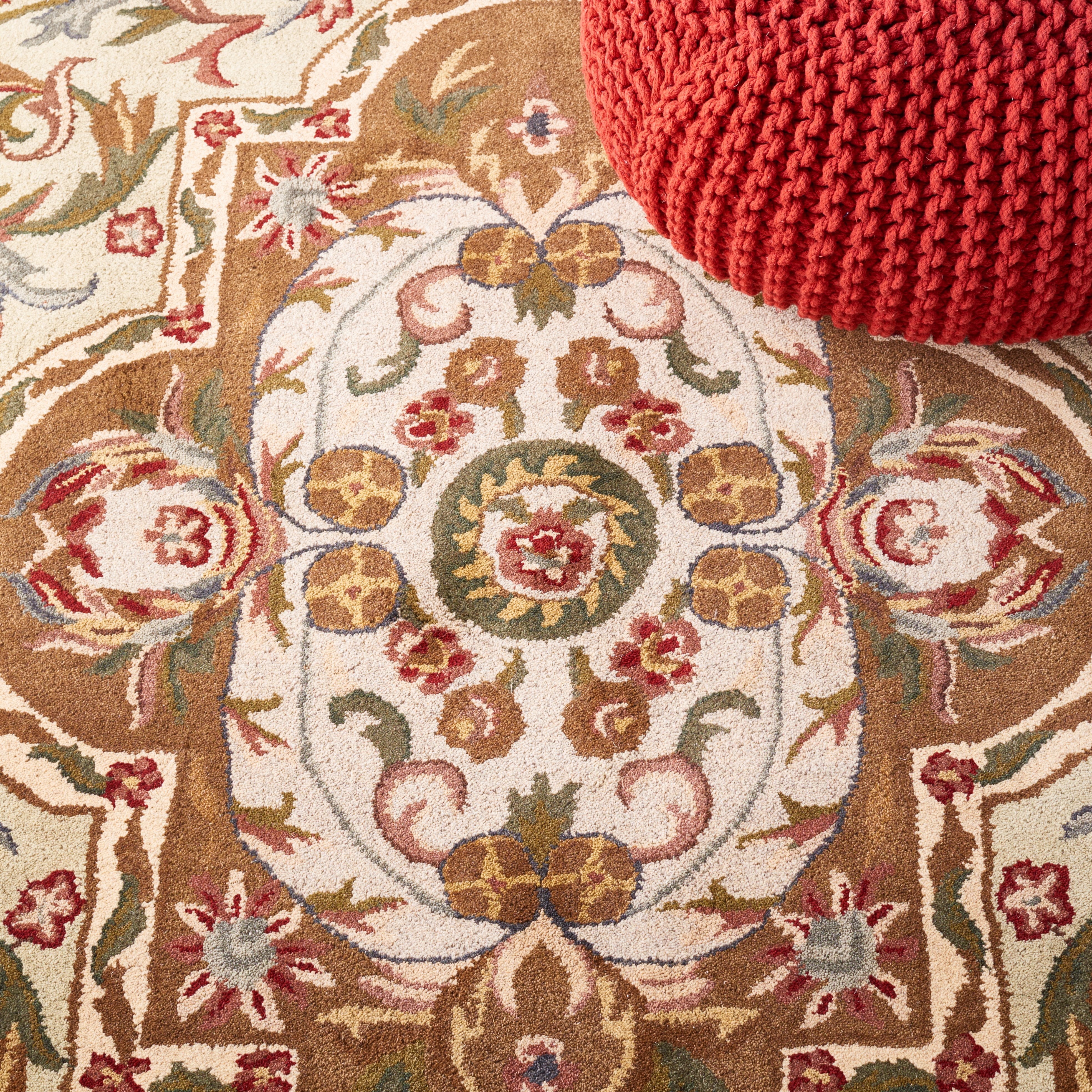 SAFAVIEH Classic Kirsteen Oriental Wool Runner Rug, Beige/Olive, 2'3" x 12'