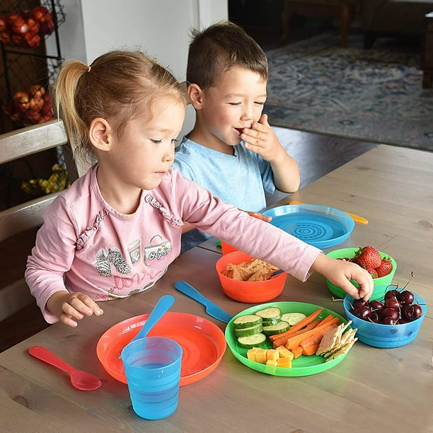 Kids plastic top plates and bowls