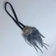 thumbnail image 4 of Diadema de plumas perfecl estilo Flapper de los años 20 Gris, 4 of 7