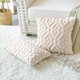 thumbnail image 4 of Piezas Fundas de Cojines Decorativas de Terciopelo Corto de Lana Suave de Felpa Estilo de Lujo para Sofá Dormitorio - Forma de Diamante Moderno Beige, 30 x 50 cm, 4 of 5