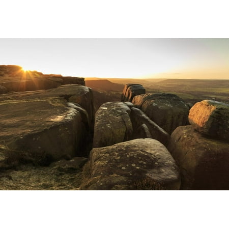 Curbar Edge, at sunrise on a frosty winter morning, Peak District National Park, Derbyshire, Englan Print Wall Art By Eleanor
