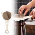 thumbnail image 1 of Abrelatas manual con mango ergonómico para abrir fácilmente latas y botellas., 1 of 6