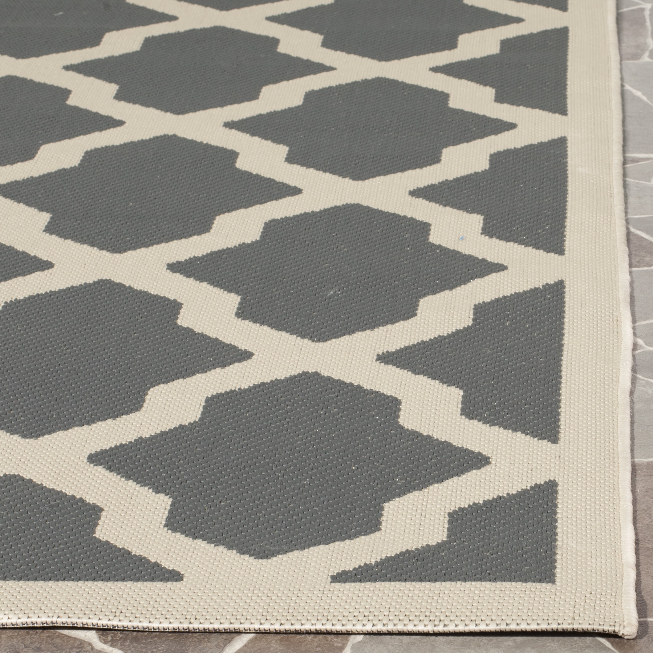 Safavieh Courtyard Amber Geometric Indoor/Outdoor Area Rug, Anthracite/Beige, 5'3" x 5'3" Square