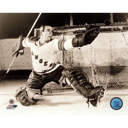 Why is the setting and what we know about red hook durn that time period important to the play? image