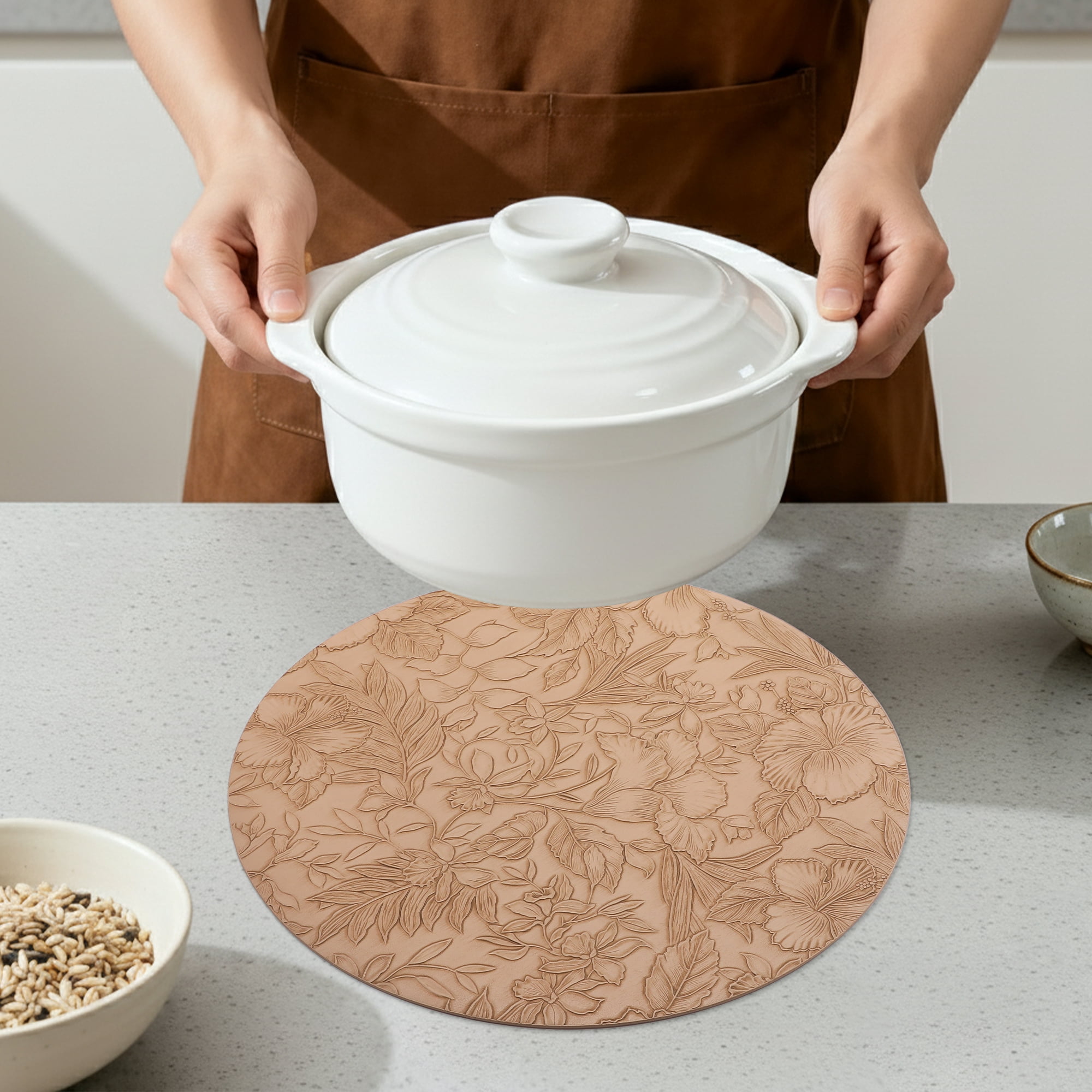 Unique Bargains Set of 6 Leather Round Placemats for Kitchen Dining Table Khaki