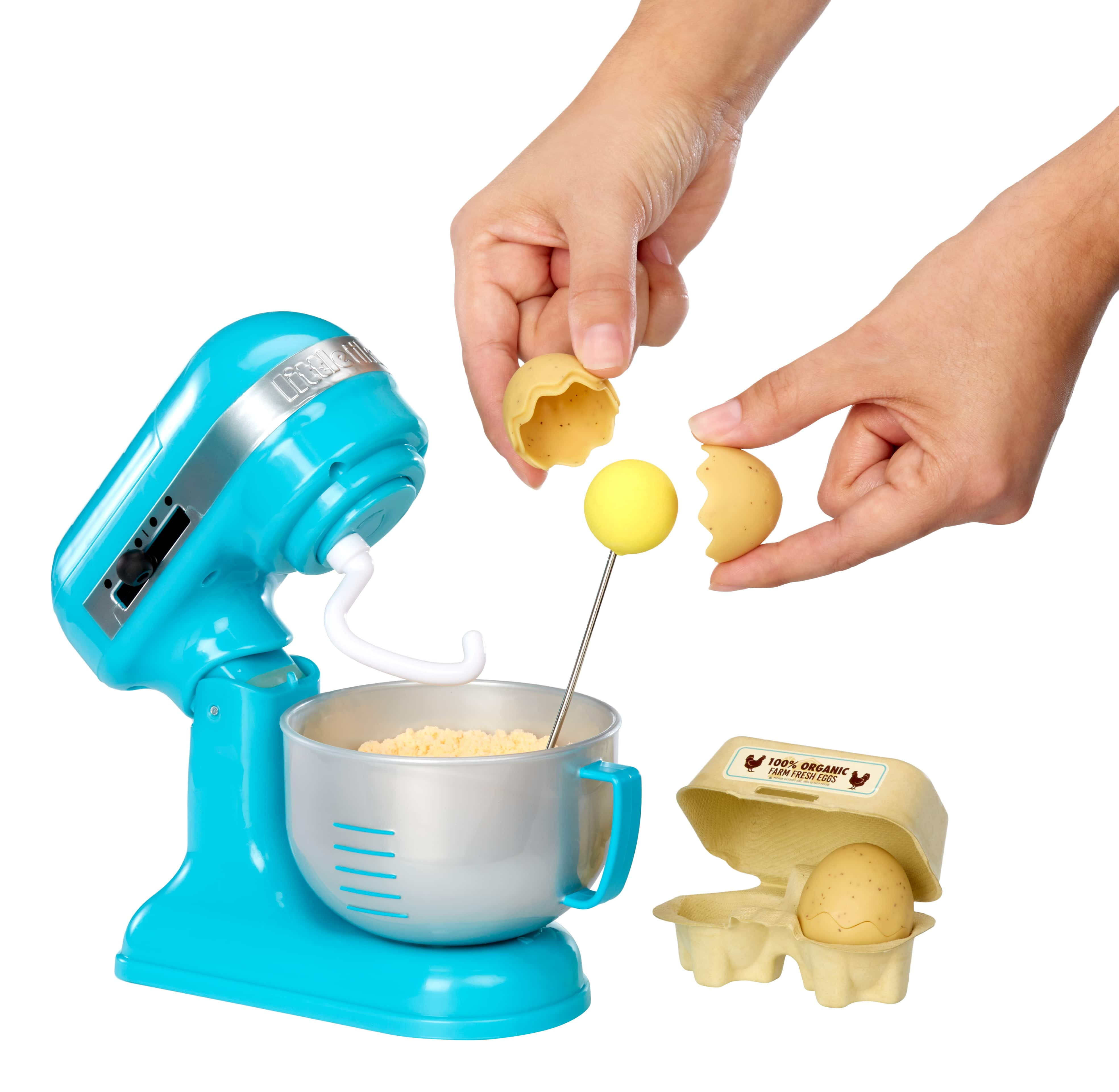 Little Tikes Creative Chefs Baker’s Kit with Make-It Mix Play Sand, 18 Accessories, Realistic Pretend Play Set, Boys, Girls, Ages 3+