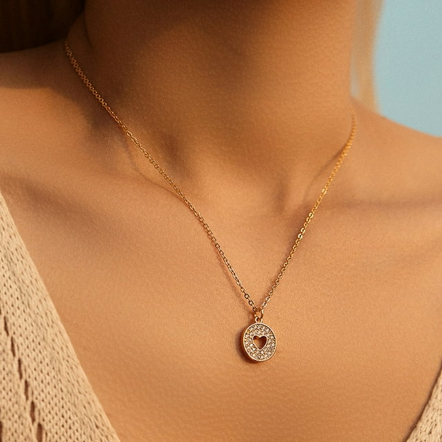 Xiao Hua Collar con colgante hecho a mano, ideal para hombres y mujeres, con colgante redondo de marca y cadena de corazón con circonita (blanco).