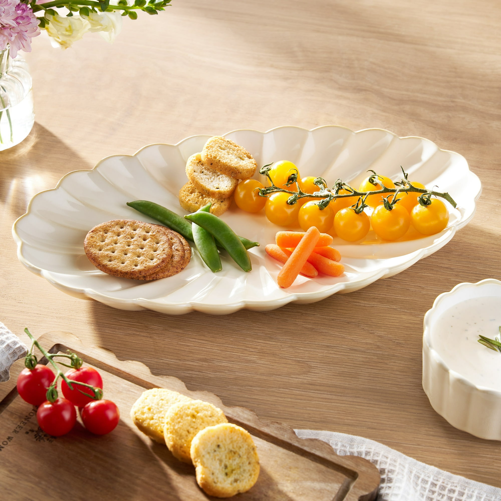 The Pioneer Woman Colette Stoneware 14-inch Serving Tray, Cream