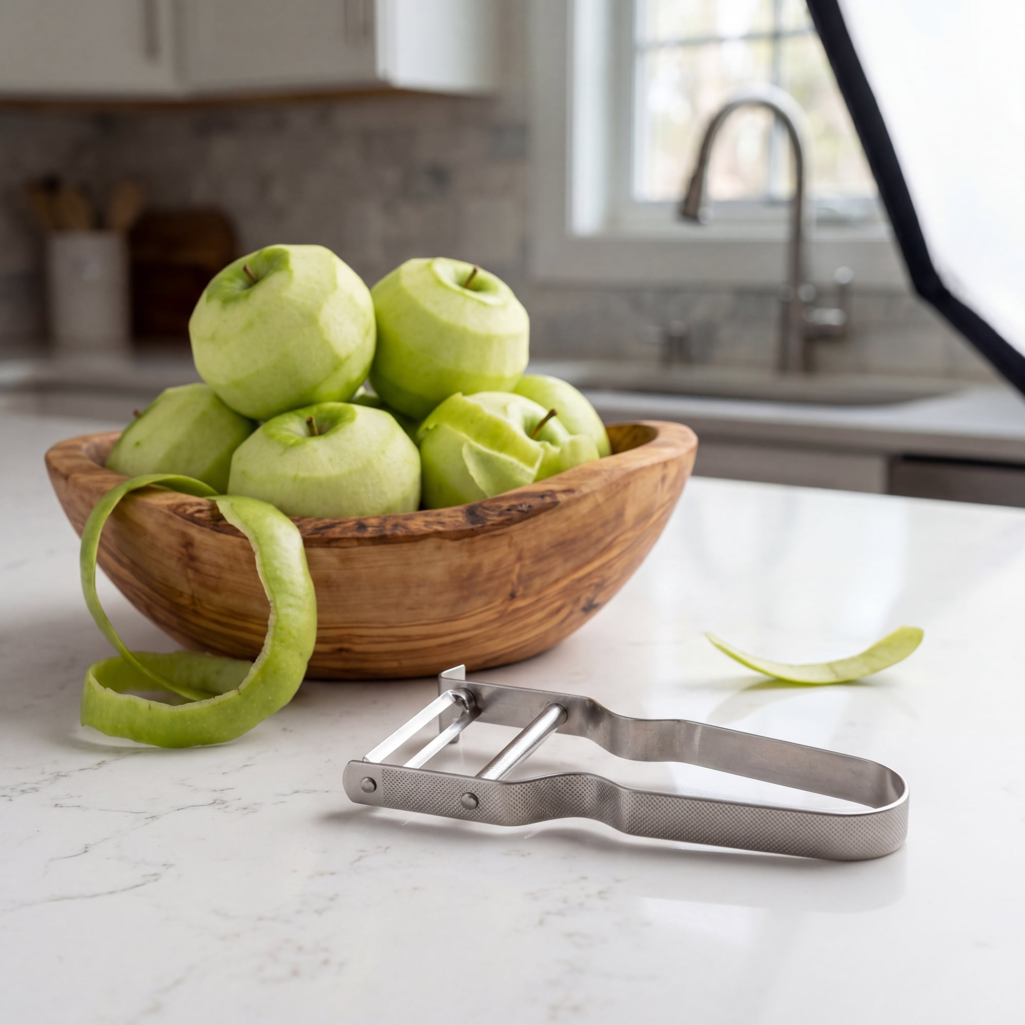 Unique Bargains Stainless Steel Vegetable Peeler with Ergonomic Handle Silver 4.4x2.6 inch