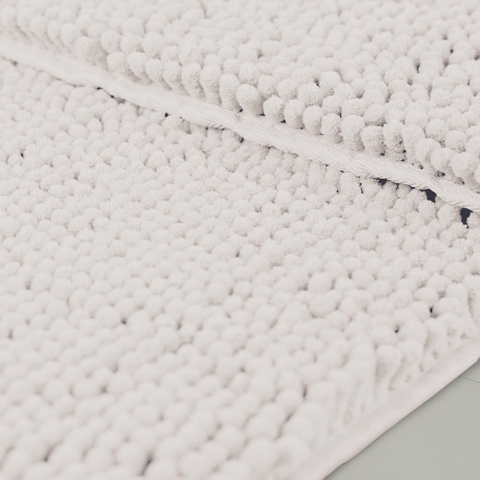 Resort Collection Chenille Plush Loop Bath Mats
