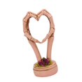 thumbnail image 1 of Escultura de manos de corazón de Halloween, estatua de esqueleto de resina, arte aterrador, abstracto moderno Rosa, 1 of 9