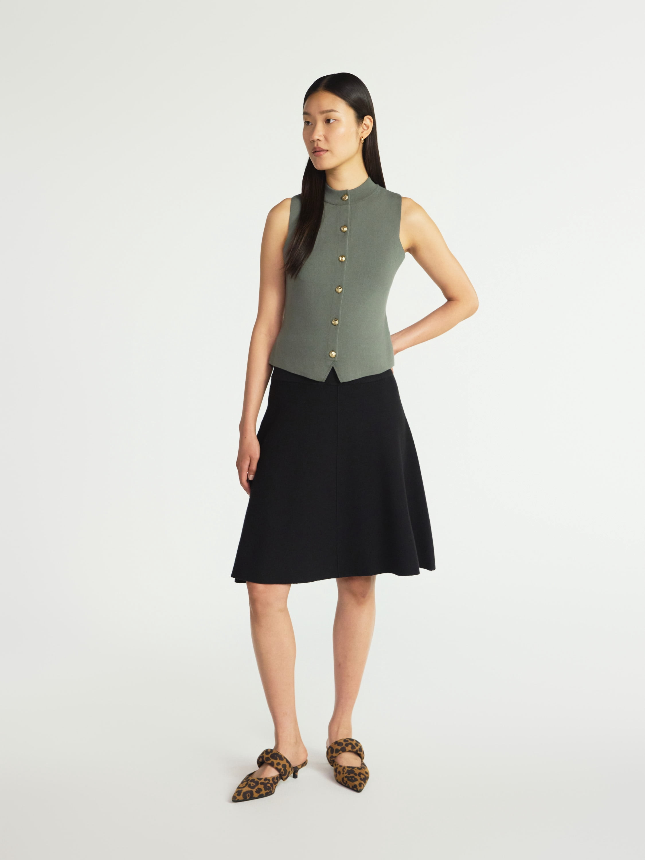 Scoop Women's and Women’s Plus Mockneck Sweater Vest with Gold Tone Buttons, Midweight, Sizes XS-4X