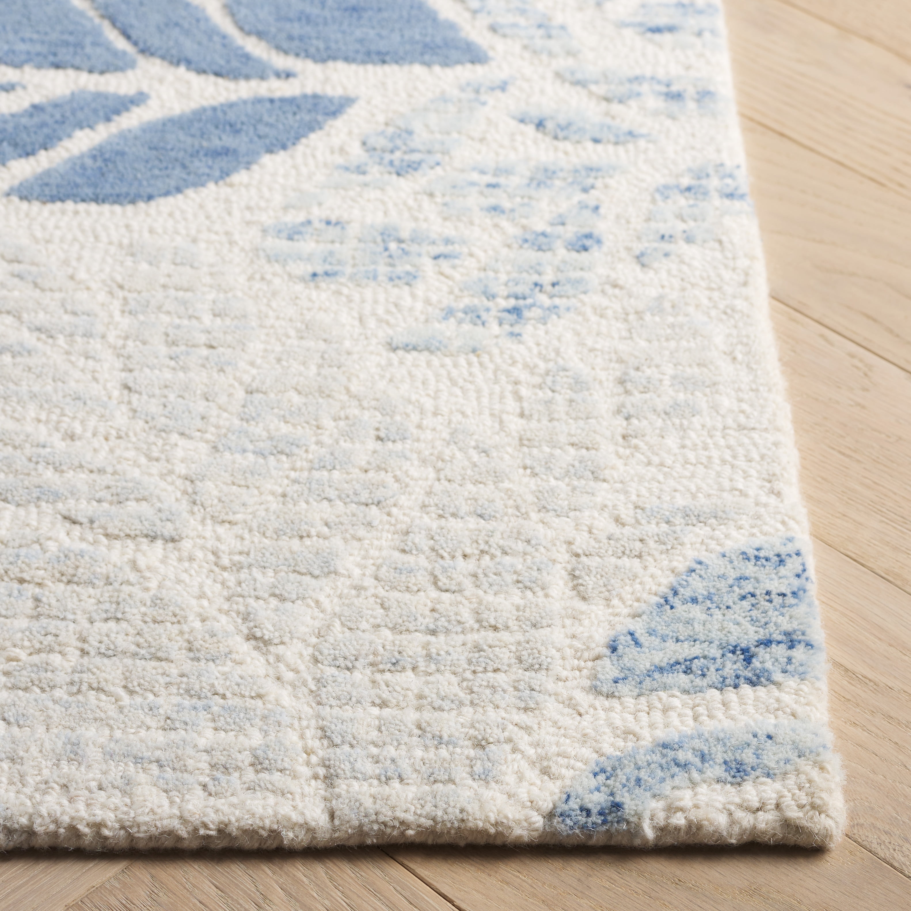 SAFAVIEH Martha Stewart Jardin Floral Area Rug, Ivory/Blue, 3' x 5'