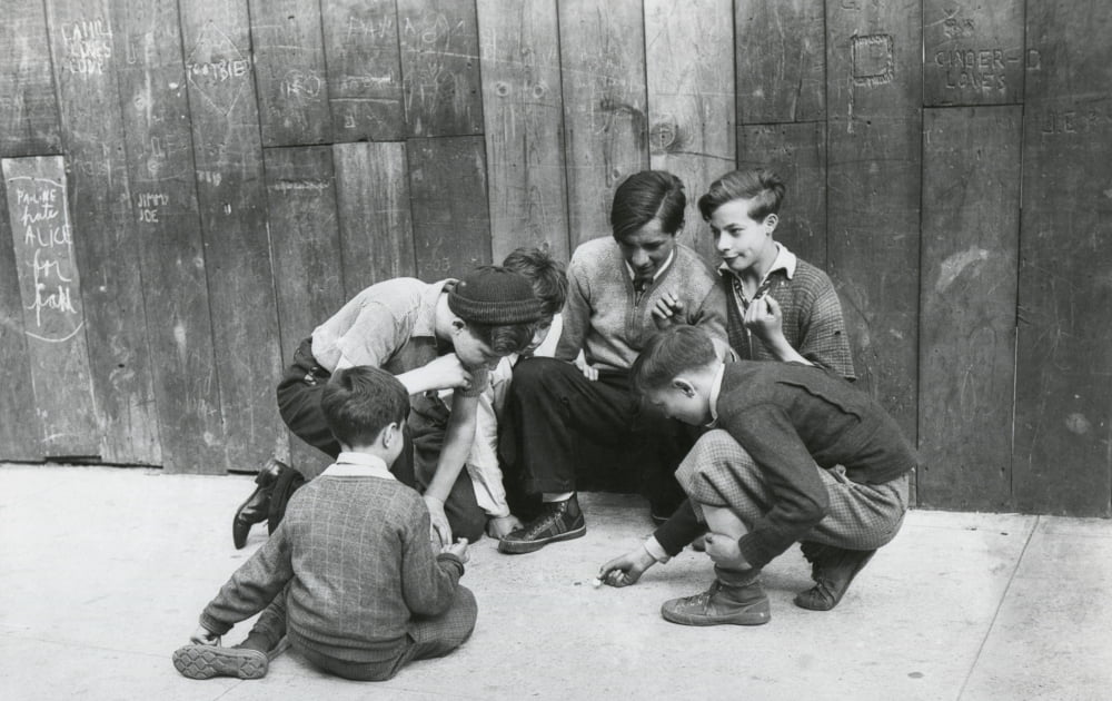 Juvenile Delinquents Gambling On The Street In Nyc History (36 x 24 ...