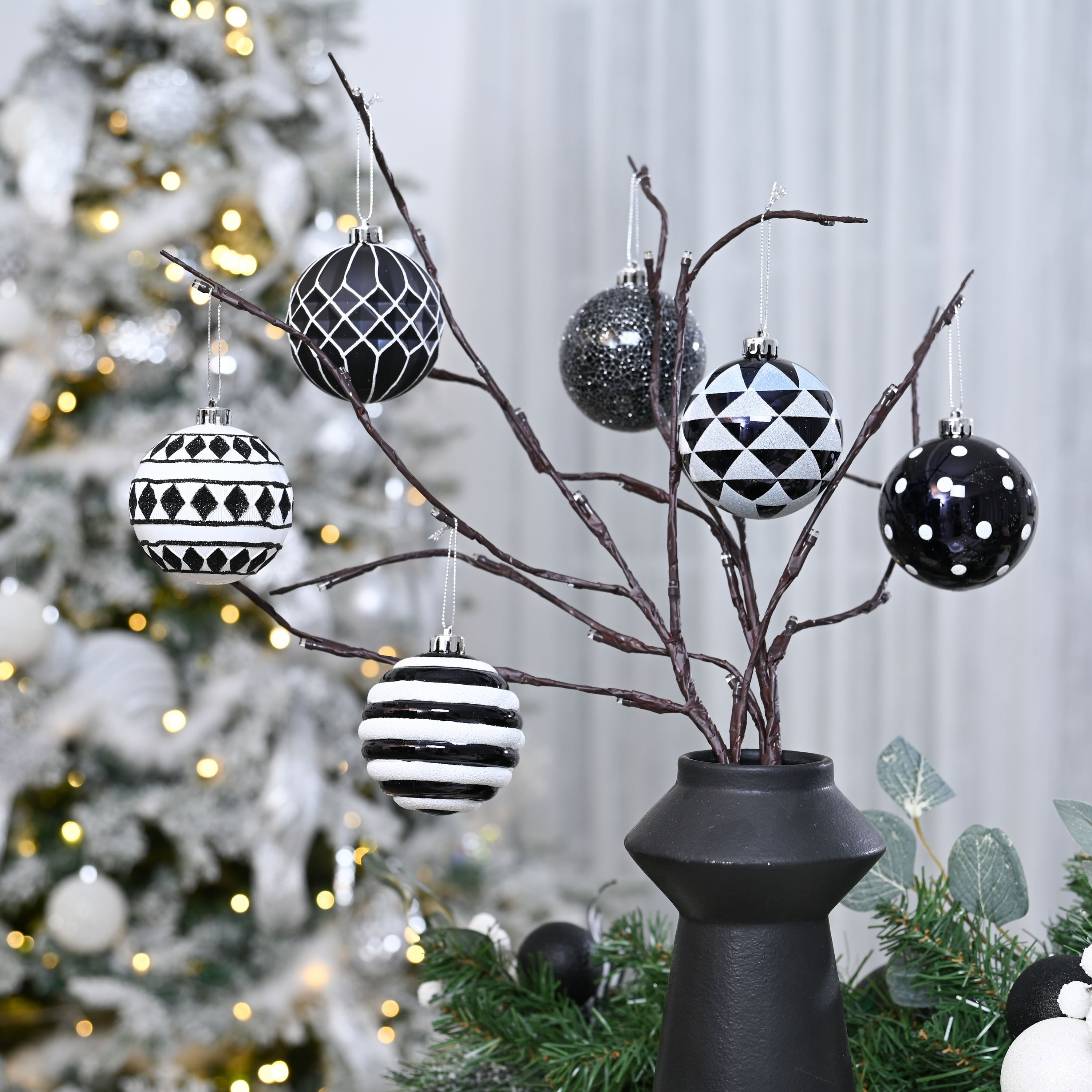 Valery Madelyn Christmas Ball Ornaments, 24ct Black and White Shatterproof  Christmas Tree Decorations Set, 2.36 Inches Modern Hanging Ornaments for