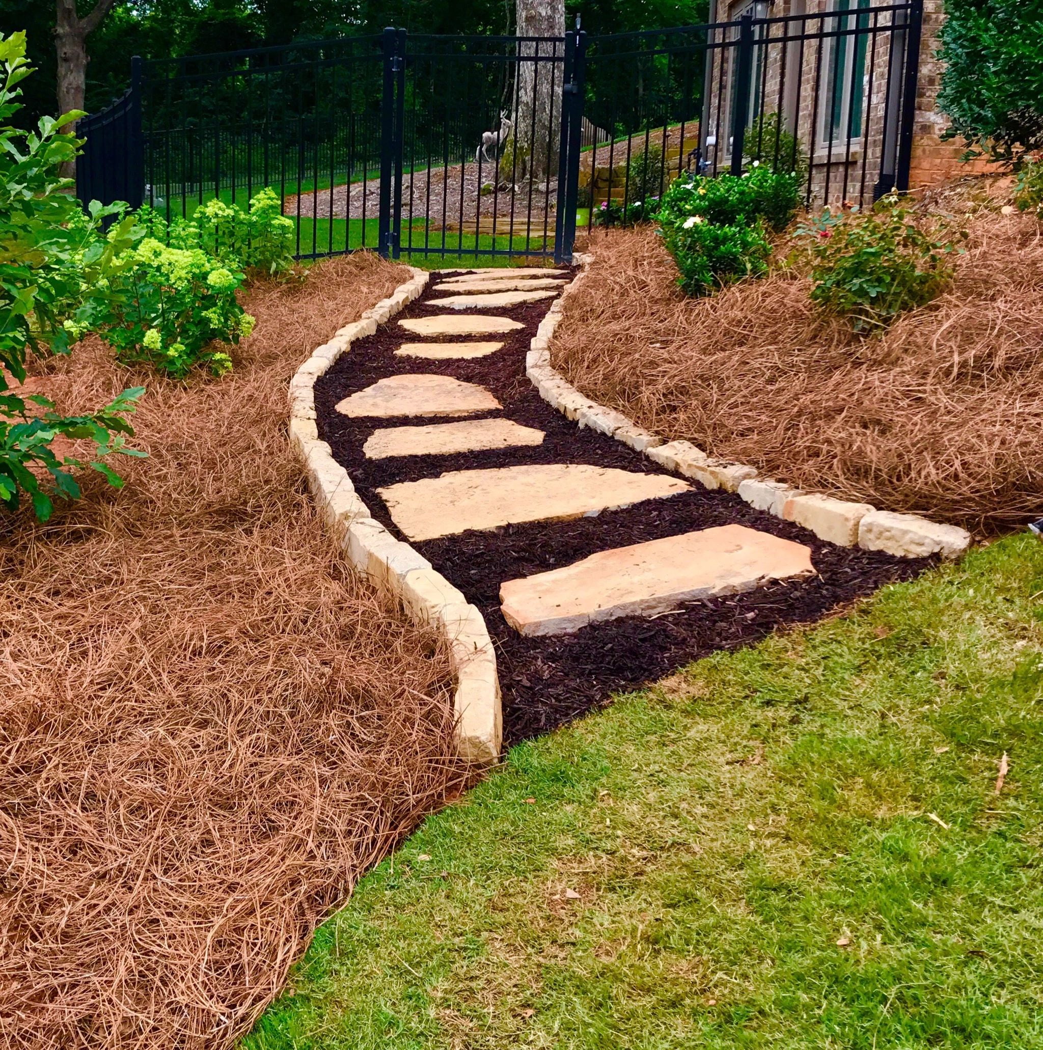 acdanc  Premium Long Needle | Pine Straw Mulch | Covers up to 2200 Sqft
