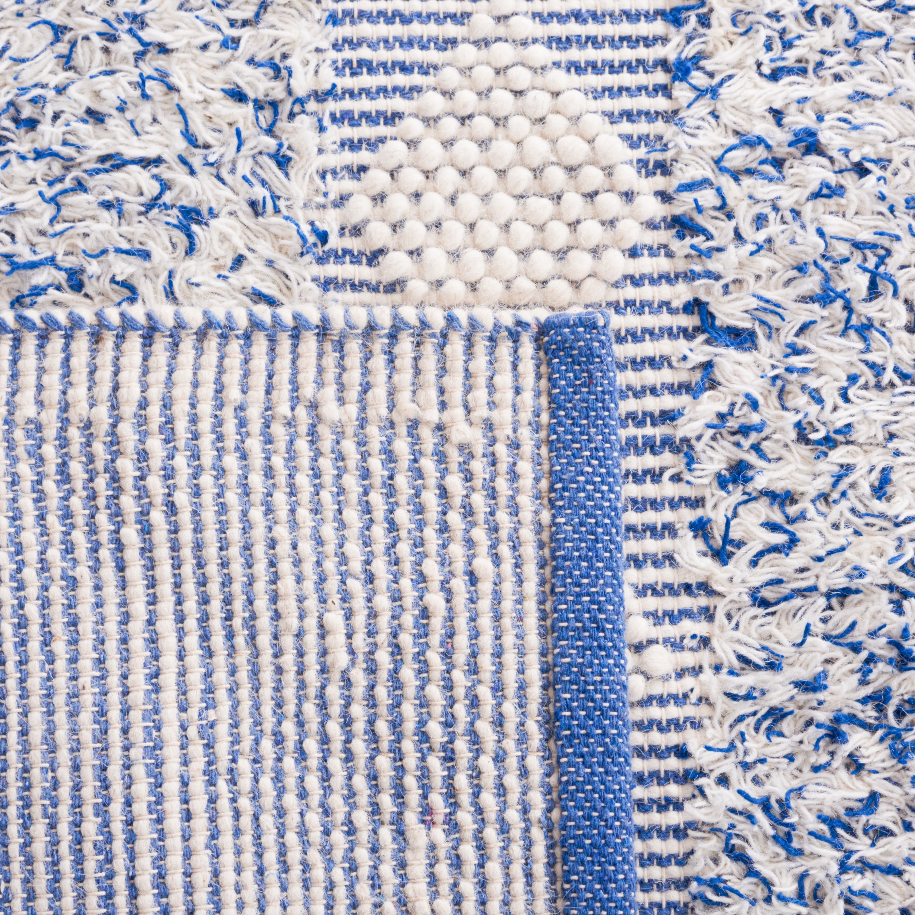 SAFAVIEH Natura Raleigh Geometric Area Rug, Blue/Ivory, 4' x 6'