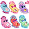 thumbnail image 1 of Tarjetas de San Valentín para niños con 36 colgantes para zapatos, paquete a granel, 1 of 6