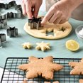 thumbnail image 3 of Wosthever Juego de cortadores de galletas de copo de nieve de acero inoxidable, cortadores de galletas navideñas fáciles de limpiar, de varios Cocina y Comedor, 3 of 6