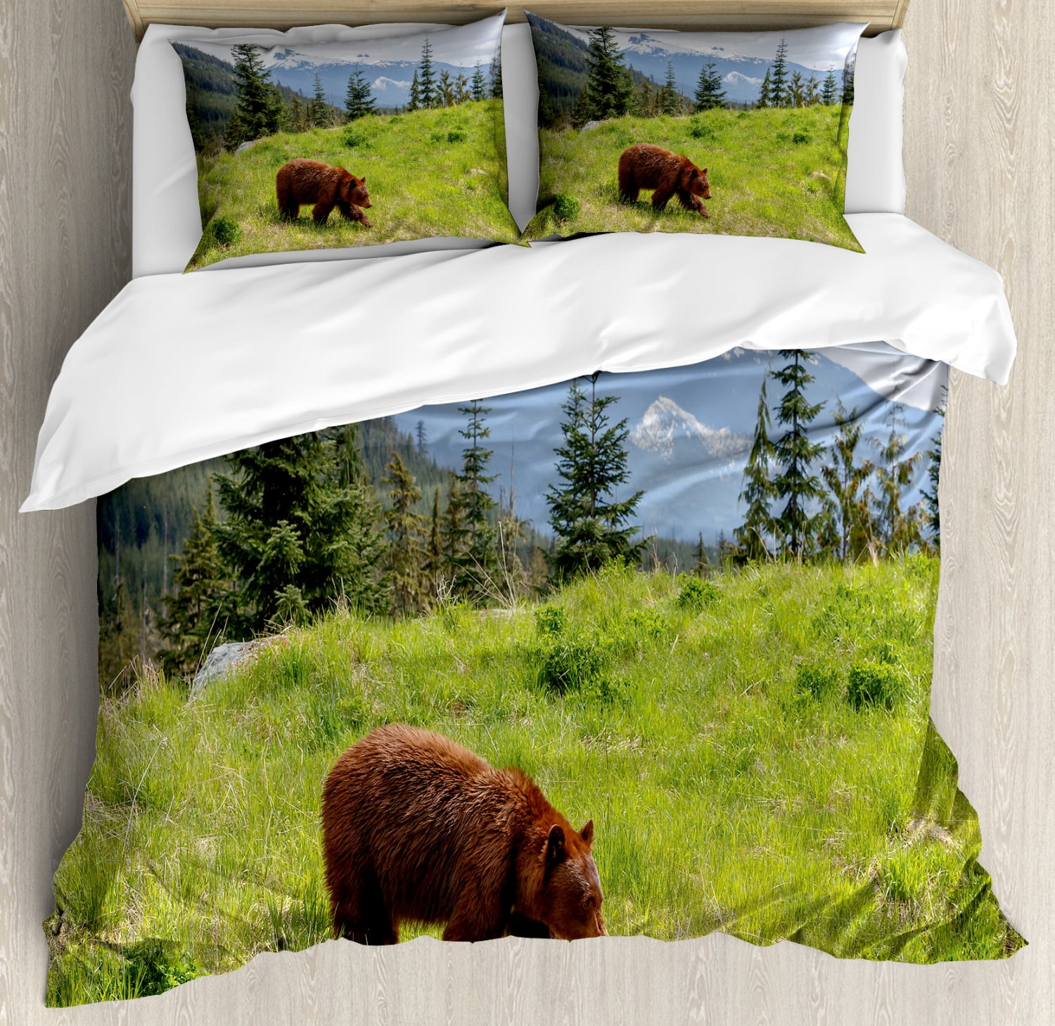 Bear Duvet Cover Set, Wildlife up in the Mountains Theme Furry Animal