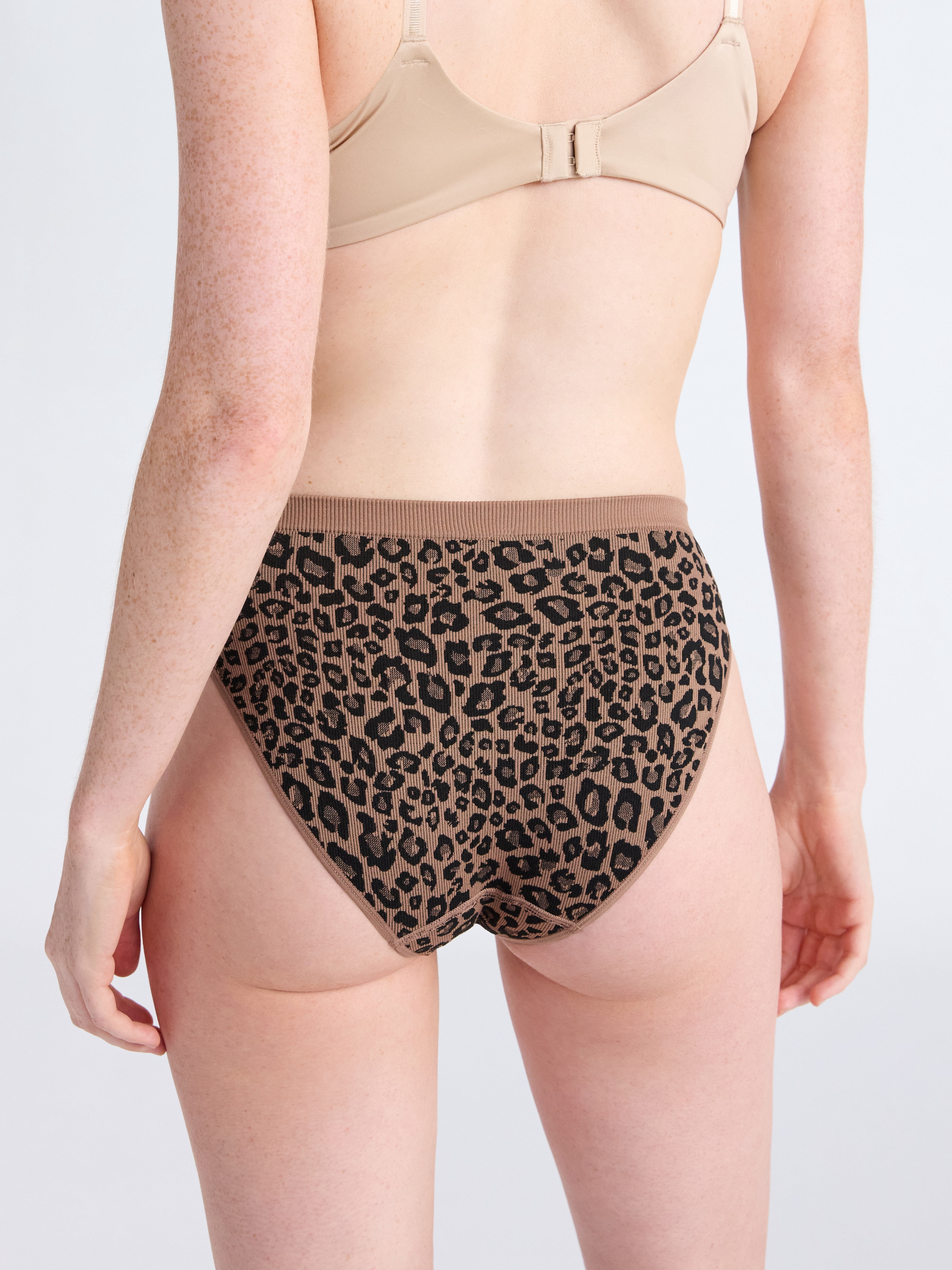 Joyspun Women's Seamless Bikini Panties, 3-Pack, Sizes XS-3XL