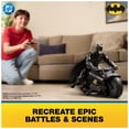 thumbnail image 2 of Batcycle DC Comics Batman con mando a distancia y Batman de 12 pulgadas, 2 of 7