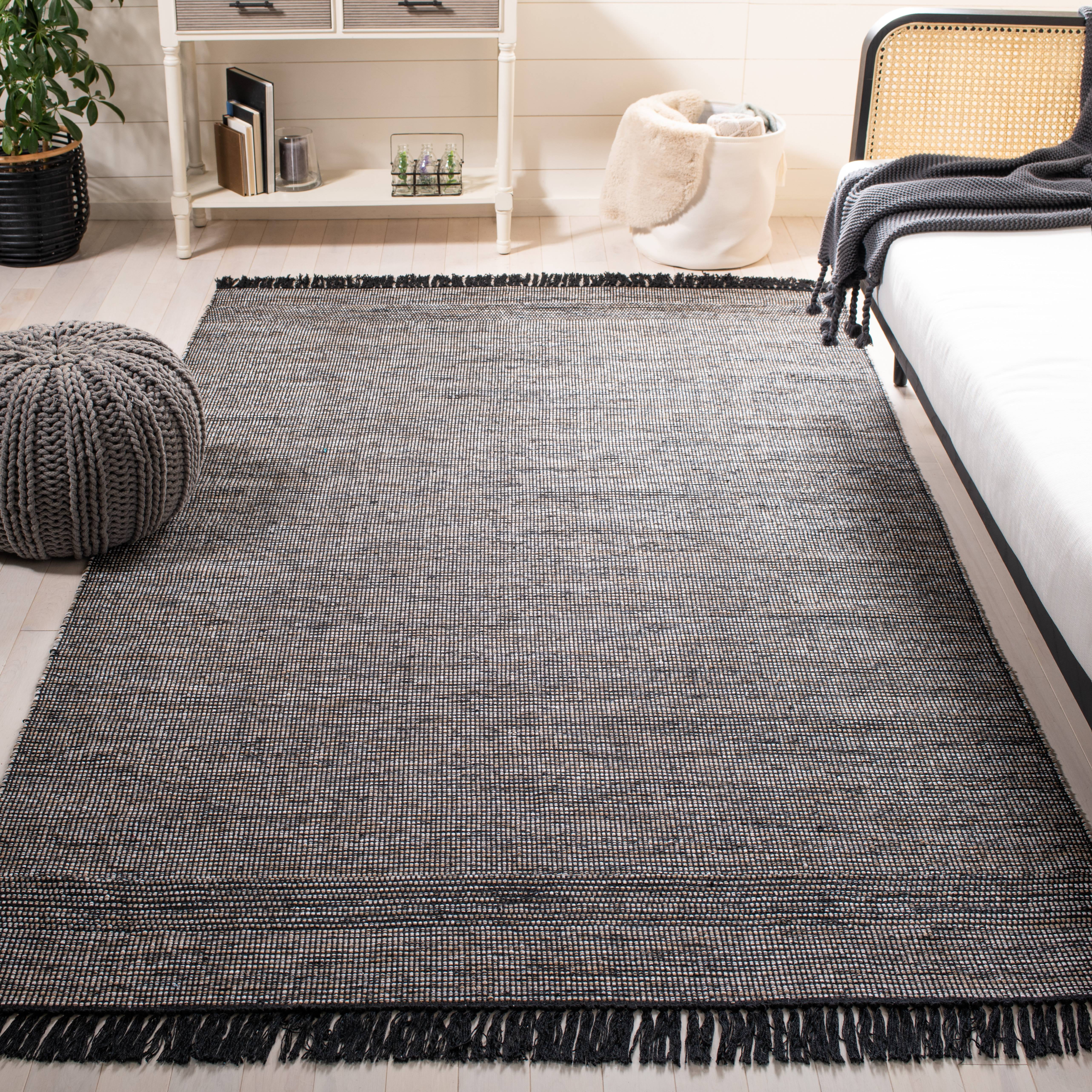 SAFAVIEH Montauk Kelsey Distressed Cotton Area Rug, Beige/Ivory, 5' x 8'