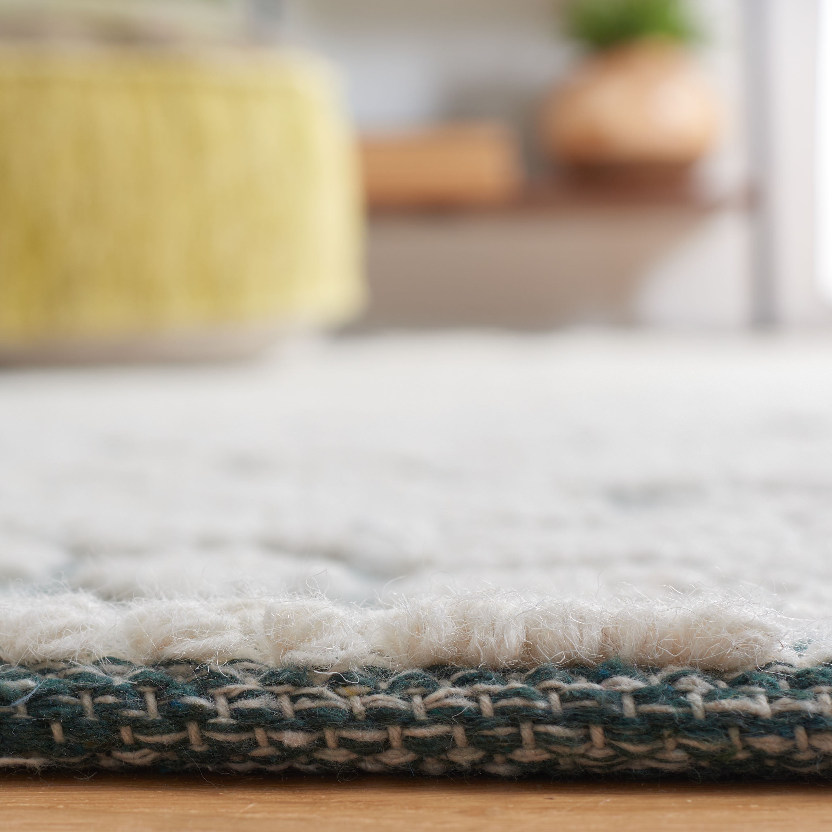 SAFAVIEH Vermont Orval Geometric Floral Wool Area Rug, Ivory/Green, 9' x 12'
