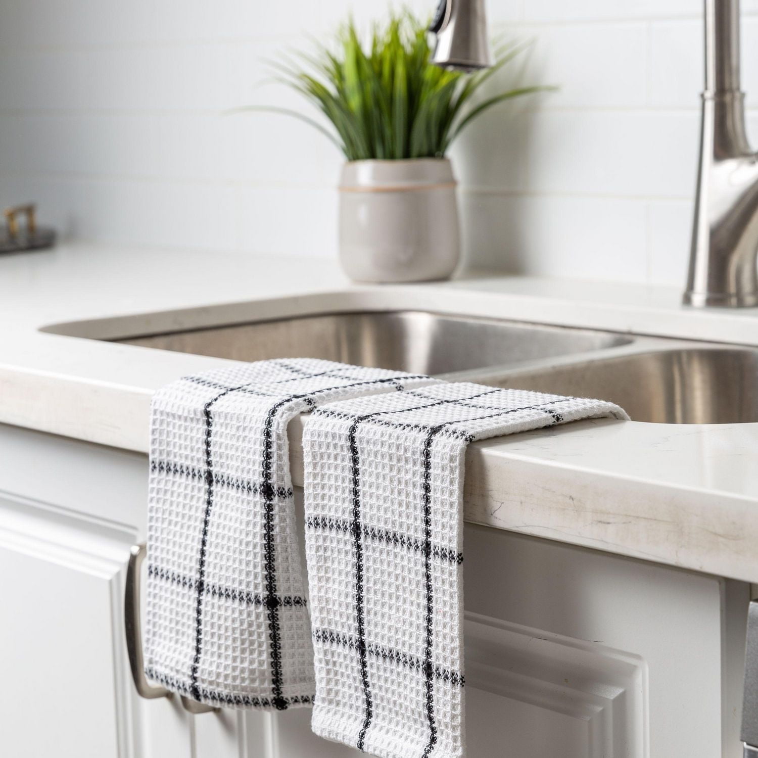 FabStyles Solo Waffle Dish Towels, Set of 4, Ring-Spun Cotton, Machine Washable, Long-Lasting Dish Cloths, Dish Towels, Sizes 12" x 12