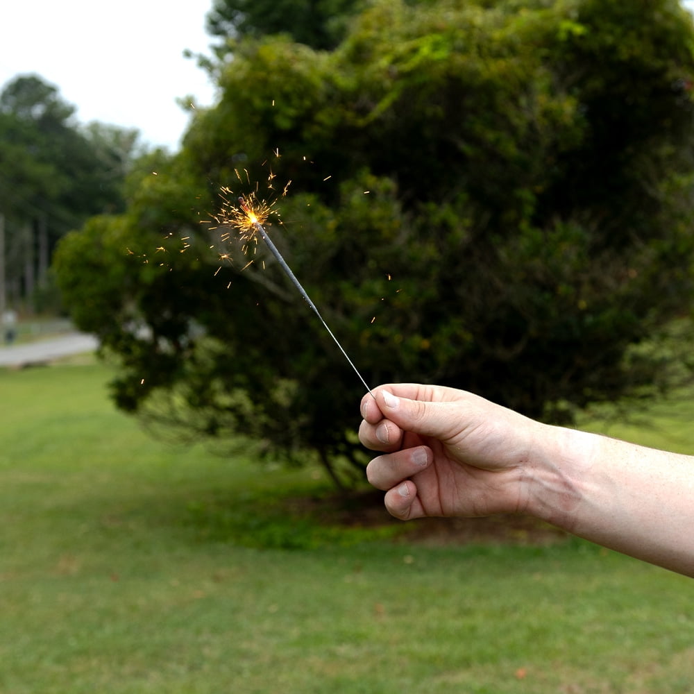 TNT Fireworks, #8 Gold Sparklers, 240 Sparklers