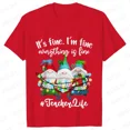 thumbnail image 1 of Estoy bien, todo está bien, ropa de mujer, luces navideñas, moda informal, ropa femenina, camisetas de manga corta, camisetas para mujer, 1 of 5