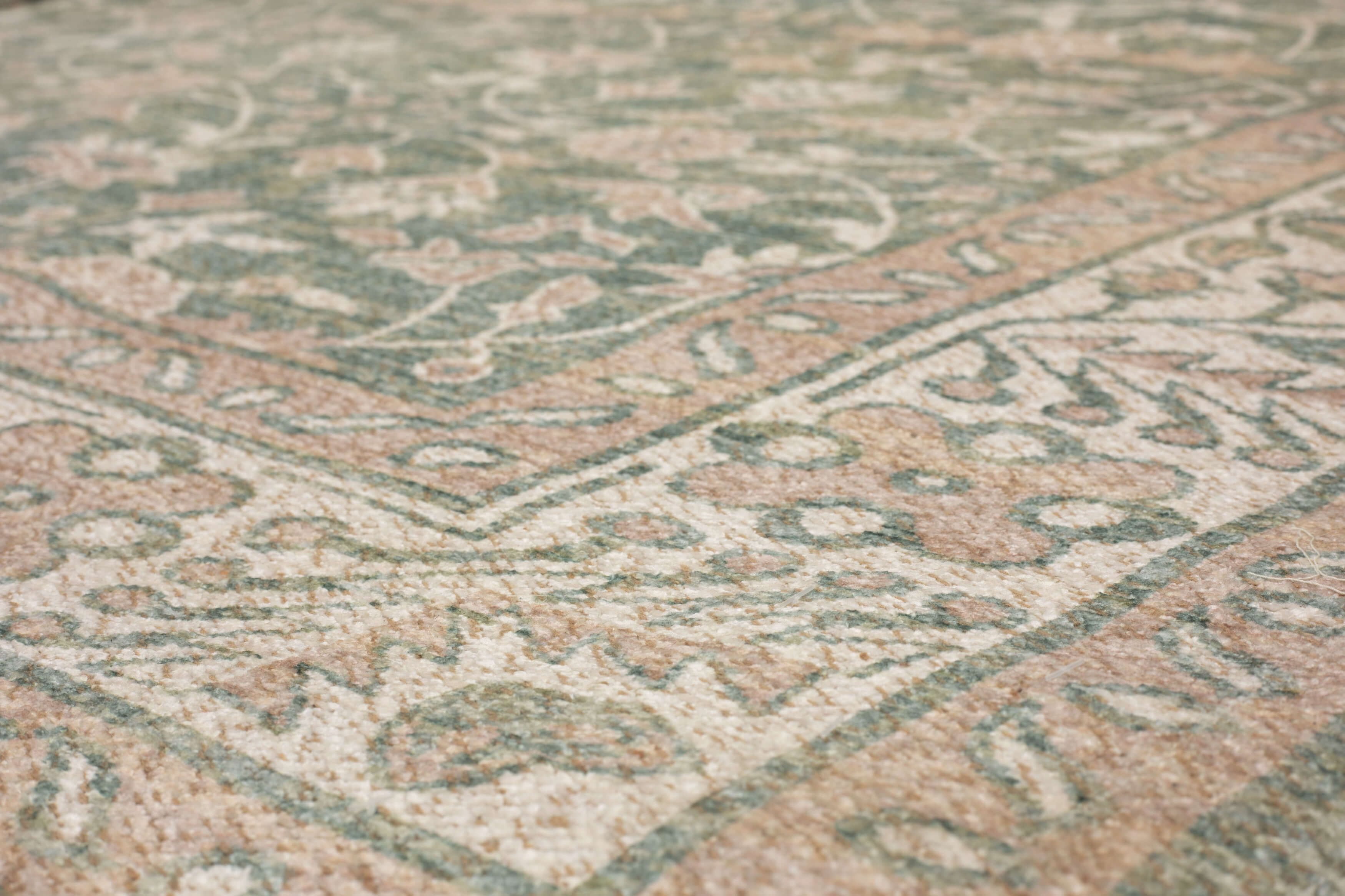 Mainstays Zula Jardin Low Pile Stain/Fade Resistant Polyester Indoor Accent Rug, Green, 1'8" x 2'10"