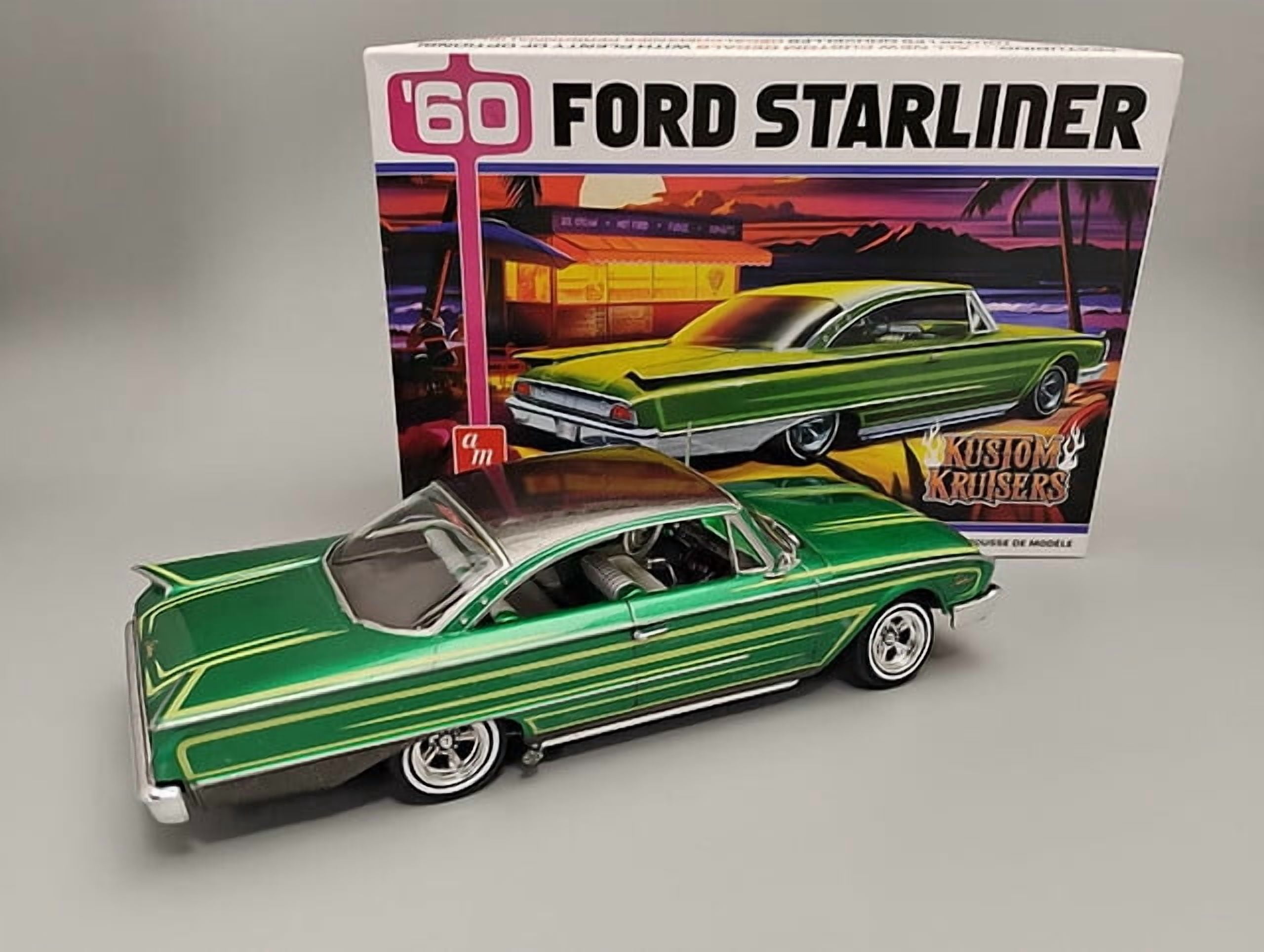 AMT 1960 Ford Starliner Custom 1/25 Scale Model Kit