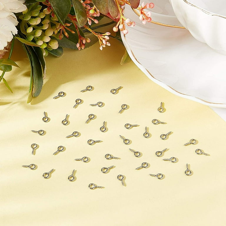 UNICRAFTALE 60 stks 2 Kleuren Schroef Eye Peg Bails Rvs Schroef Oogspelden met Knijpen Bails Metalen Hangers Eye Pin Oogje voor Half Geboorde Kralen Charm Cork Top Flessen Sieraden Maken UNICRAFTALE 60 stks 2 Kleuren Schroef Eye Peg Bails Rvs Schroef Oogspelden met Knijpen Bails Metalen Hangers Eye Pin Oogje voor Half Geboorde Kralen Charm Cork Top Flessen Sieraden Maken