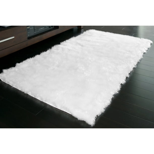 white fur throw rug