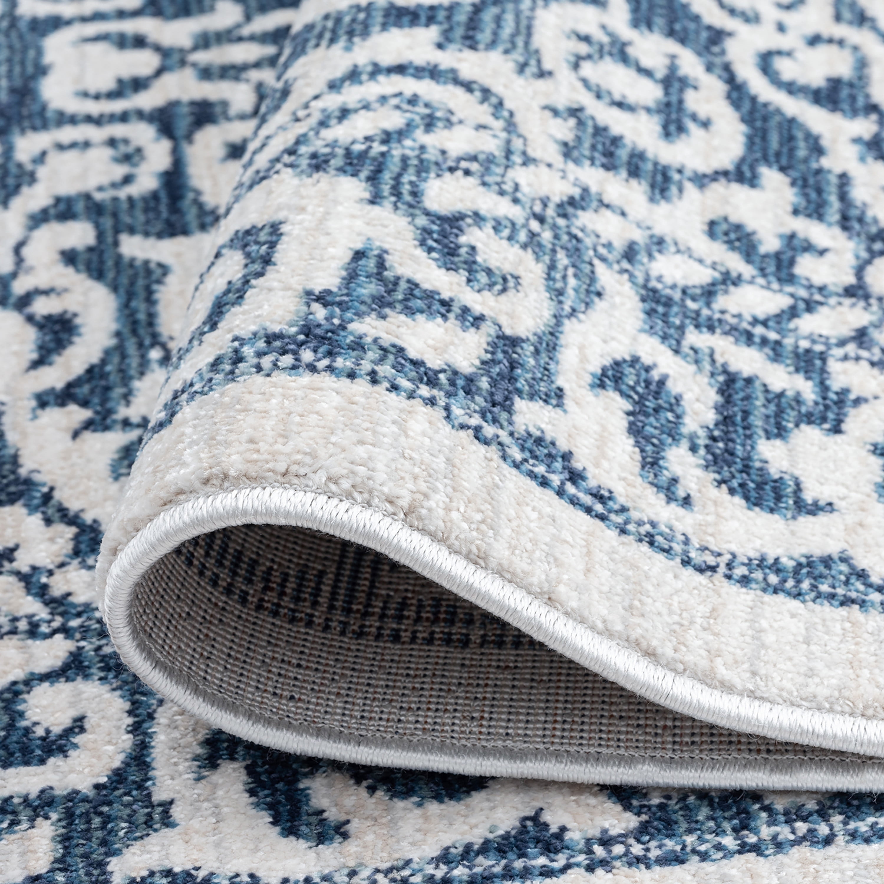 Traditional 2x3 Area Rug (2' x 3'4'') Floral Blue, Cream Indoor Scatter Easy to Clean