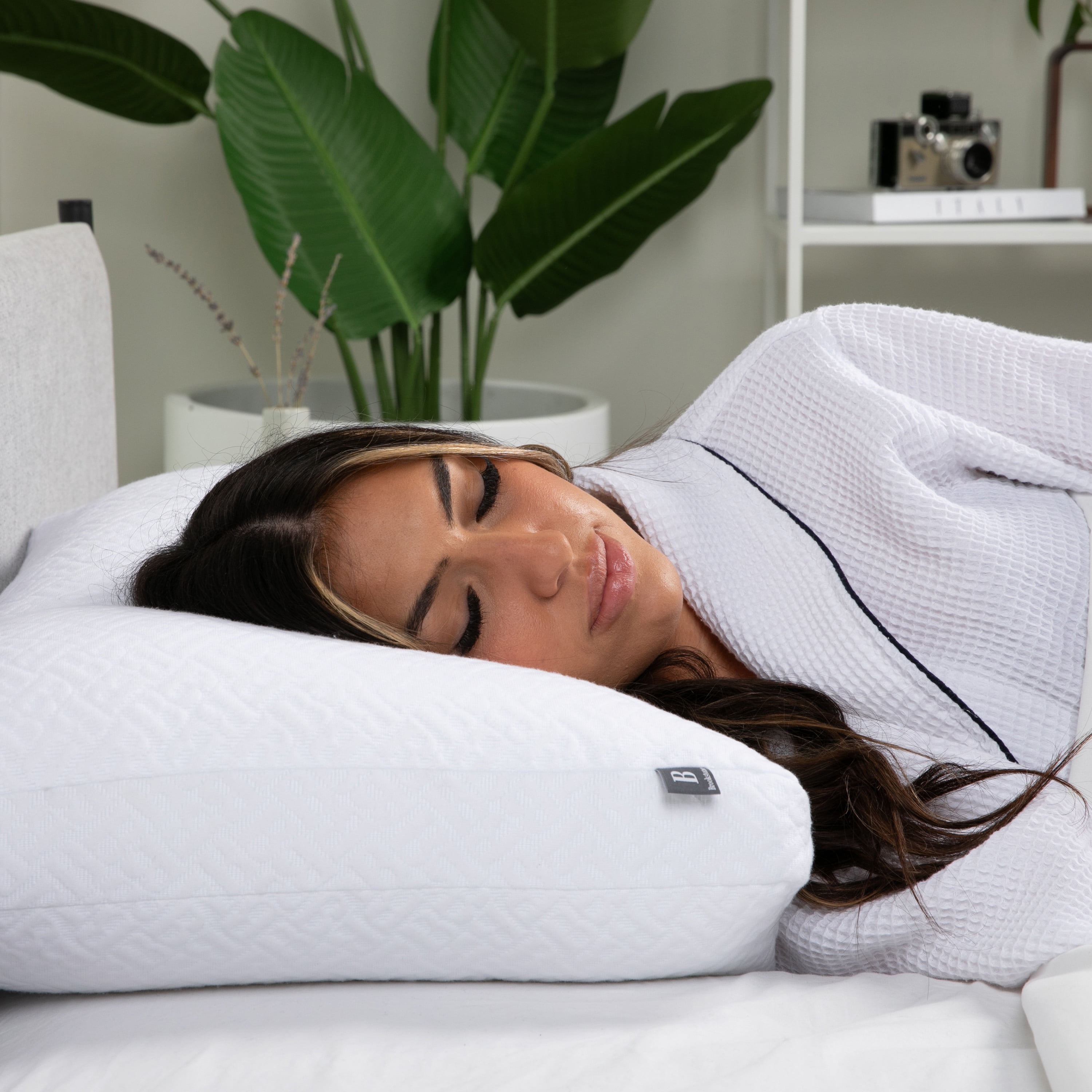 Brookstone TempSense Down Alternative Pillow Set - Bed Pillows for Adults, Comfortable and Supportive Bedroom Pillows for Bed, Ideal for All Sleep Positions - 2 Pack, S/Q-White