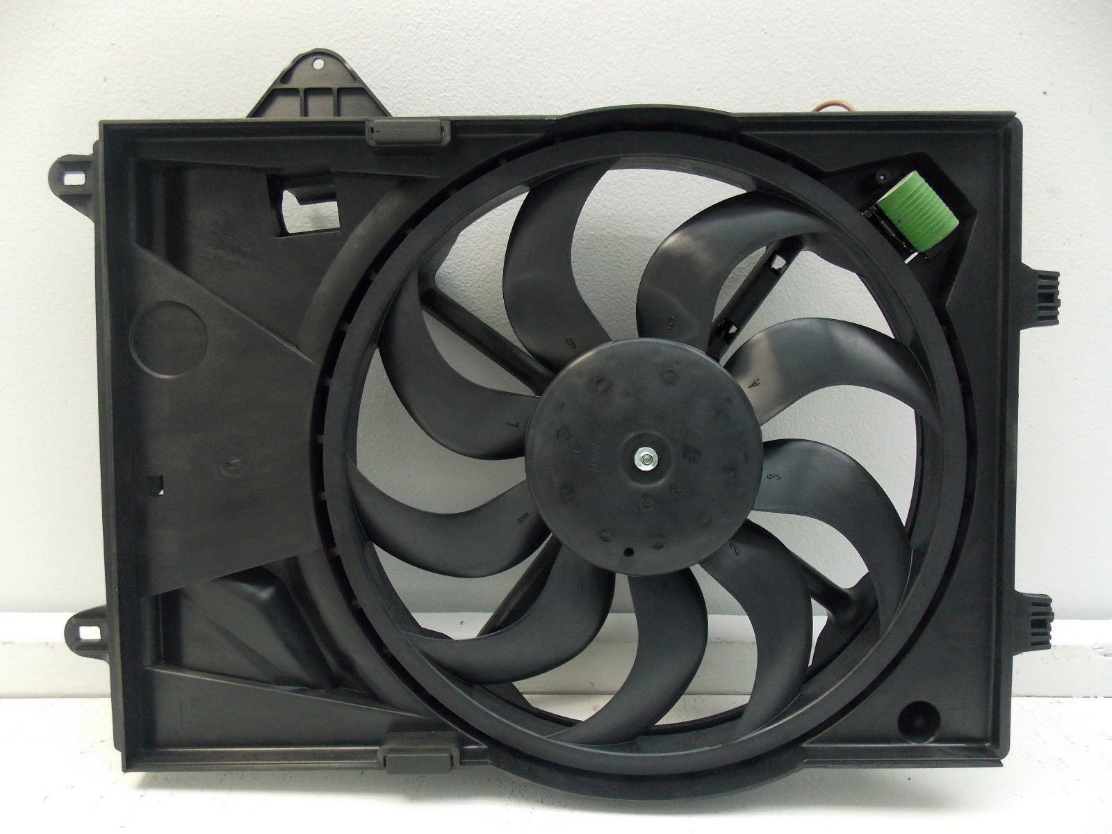 Radiator Cooling Fan Assembly For Chevrolet Sonic GM3115244