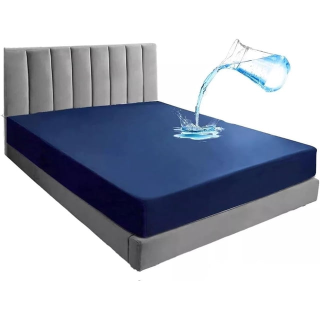 amorosa 100% impermeable protector de colchón, antiarrugas y de diseño minimalista (king azul 200*190*45cm) Protector king azul con acabado liso y ajuste profundo visible en las esquinas; vista frontal centrada sobre cama, superficie repelente al agua mostrada por líquido sobre el tejido, ideal también para proteger colchones de huéspedes.