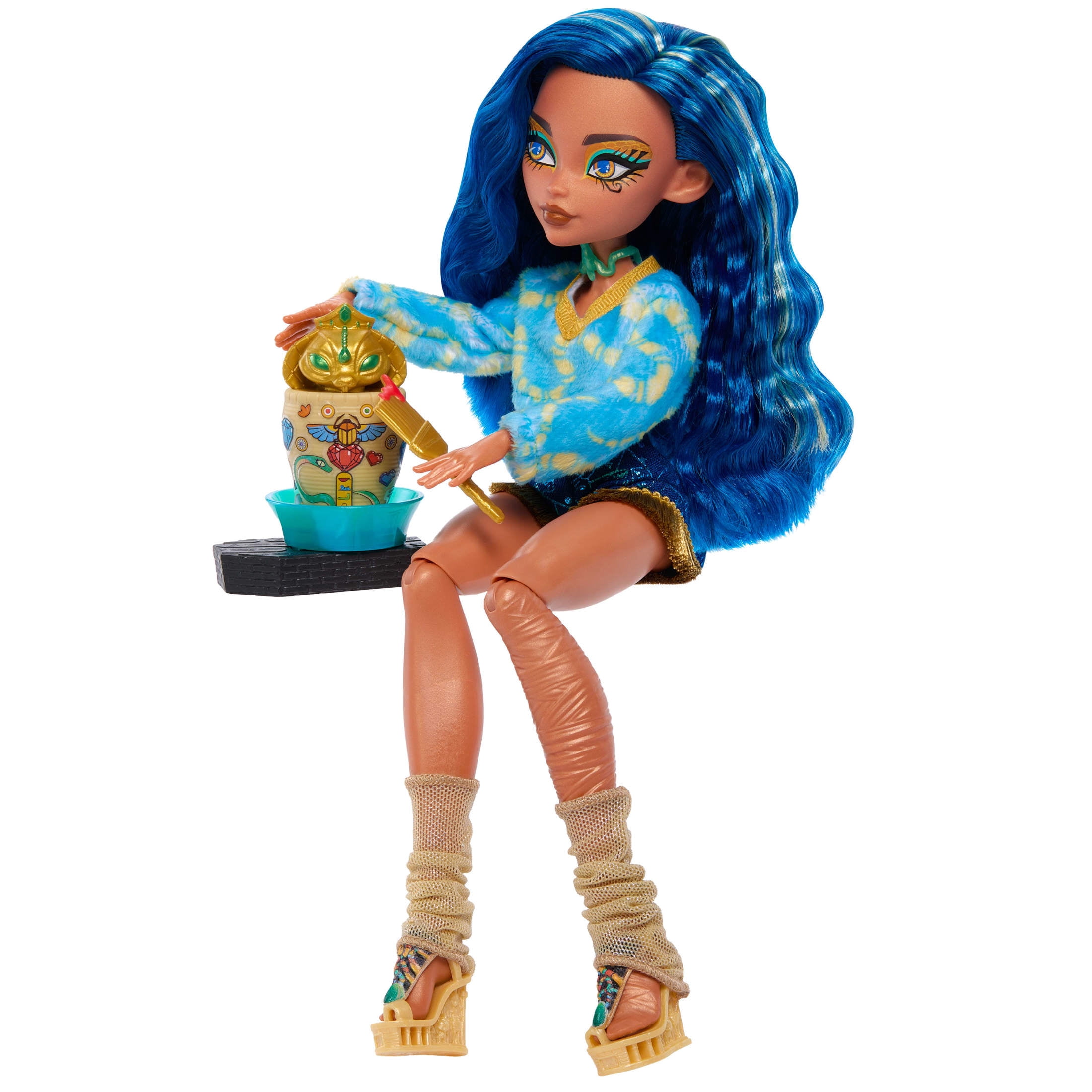 Monster High Self-Scare Secrets Cleo De Nile Fashion Doll with 13 Realistic Accessories