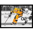 thumbnail image 1 of Evgeni Malkin Pingouins de Pittsburgh Encadrés 20x29 Patinage avec Rondelle Toile Projecteur, 1 of 4