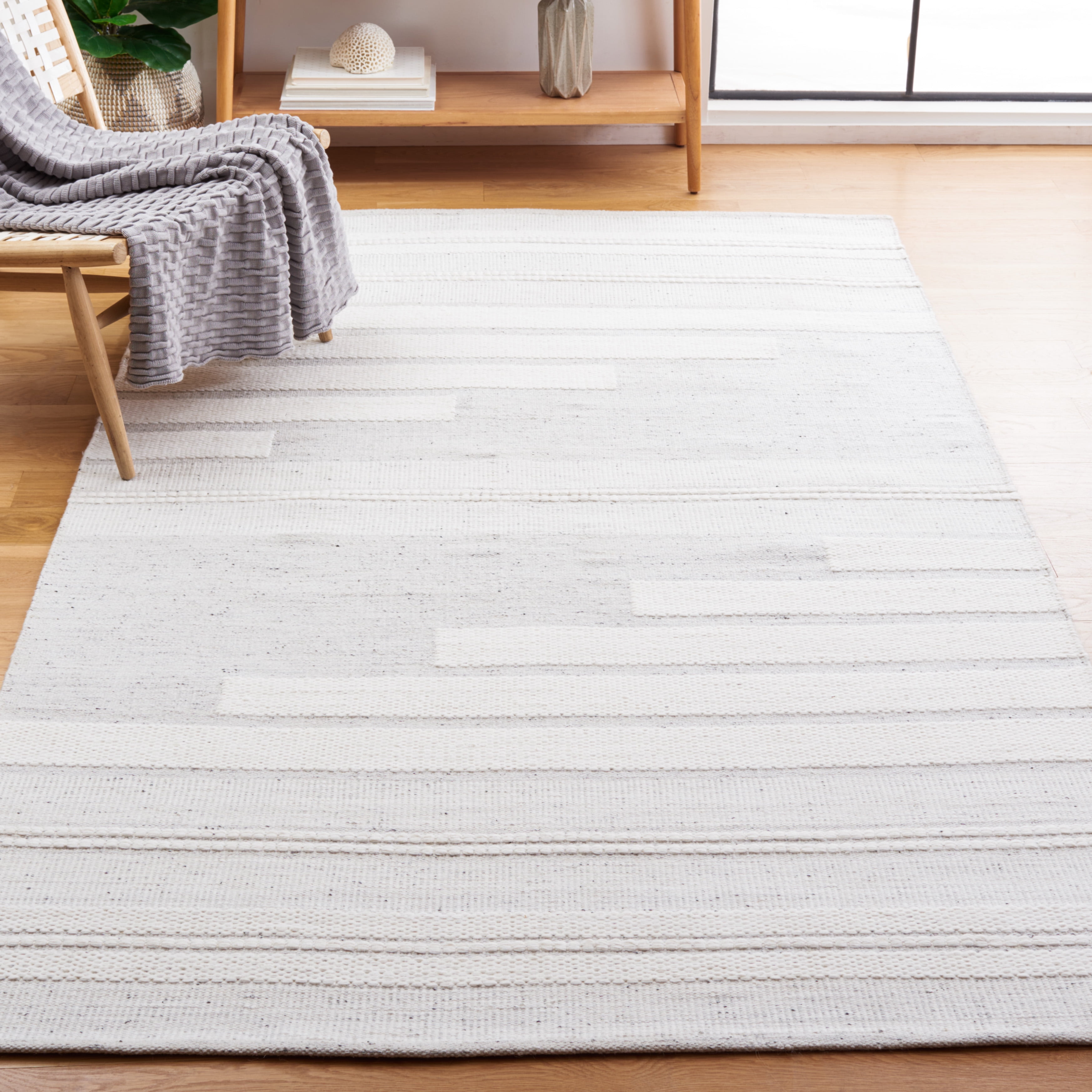 SAFAVIEH Kilim Adam Striped Polyester Area Rug, Ivory/Light Grey, 5' x 8'