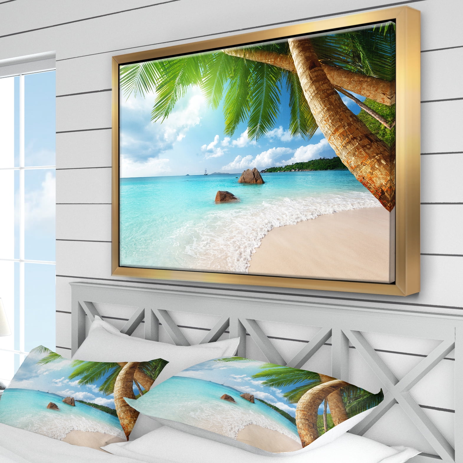 Designart ' Praslin Island Seychelles Beach ' Seashore Photo Framed Canvas Print