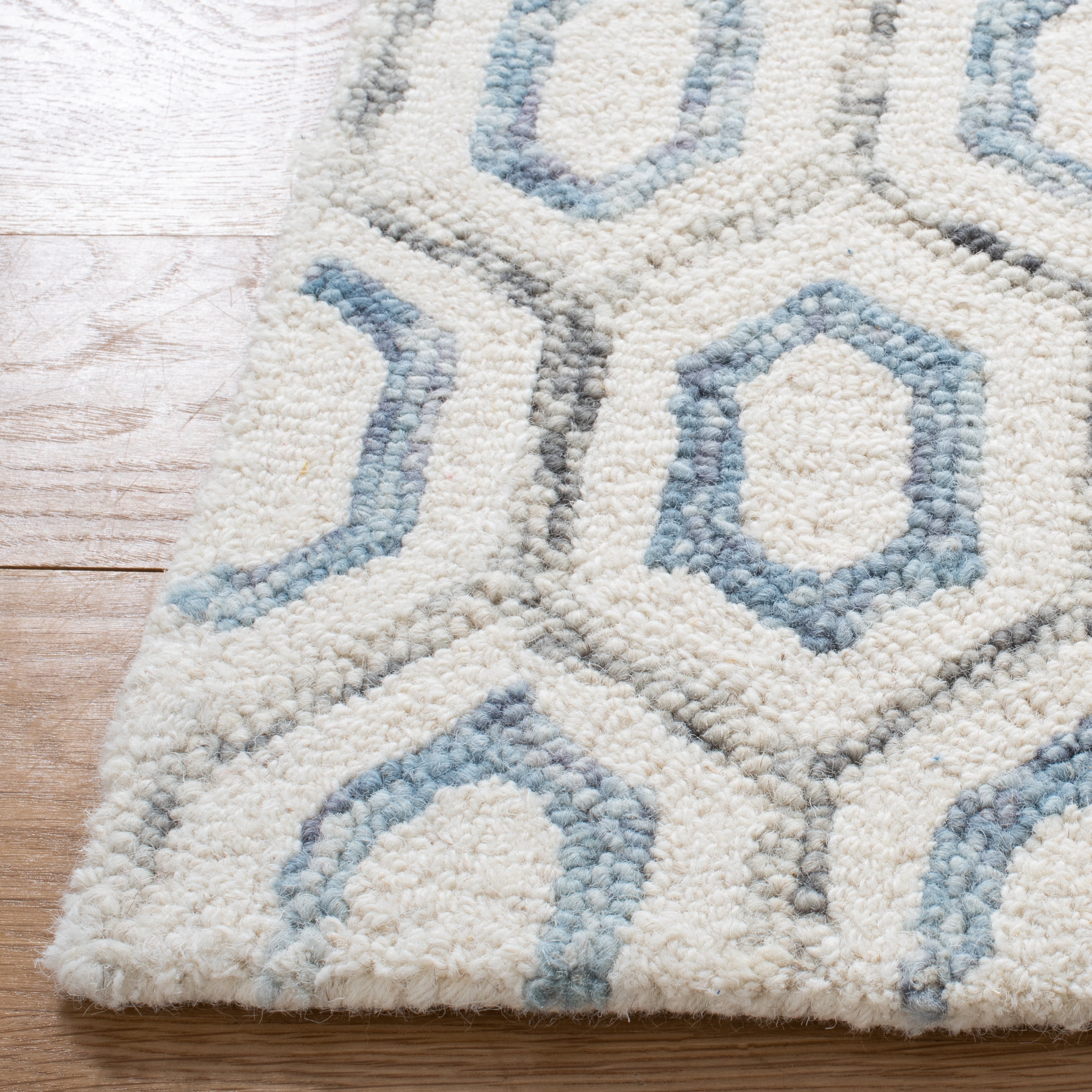 SAFAVIEH Metro Jessamine Geometric Area Rug, Ivory/Blue, 8' x 10'