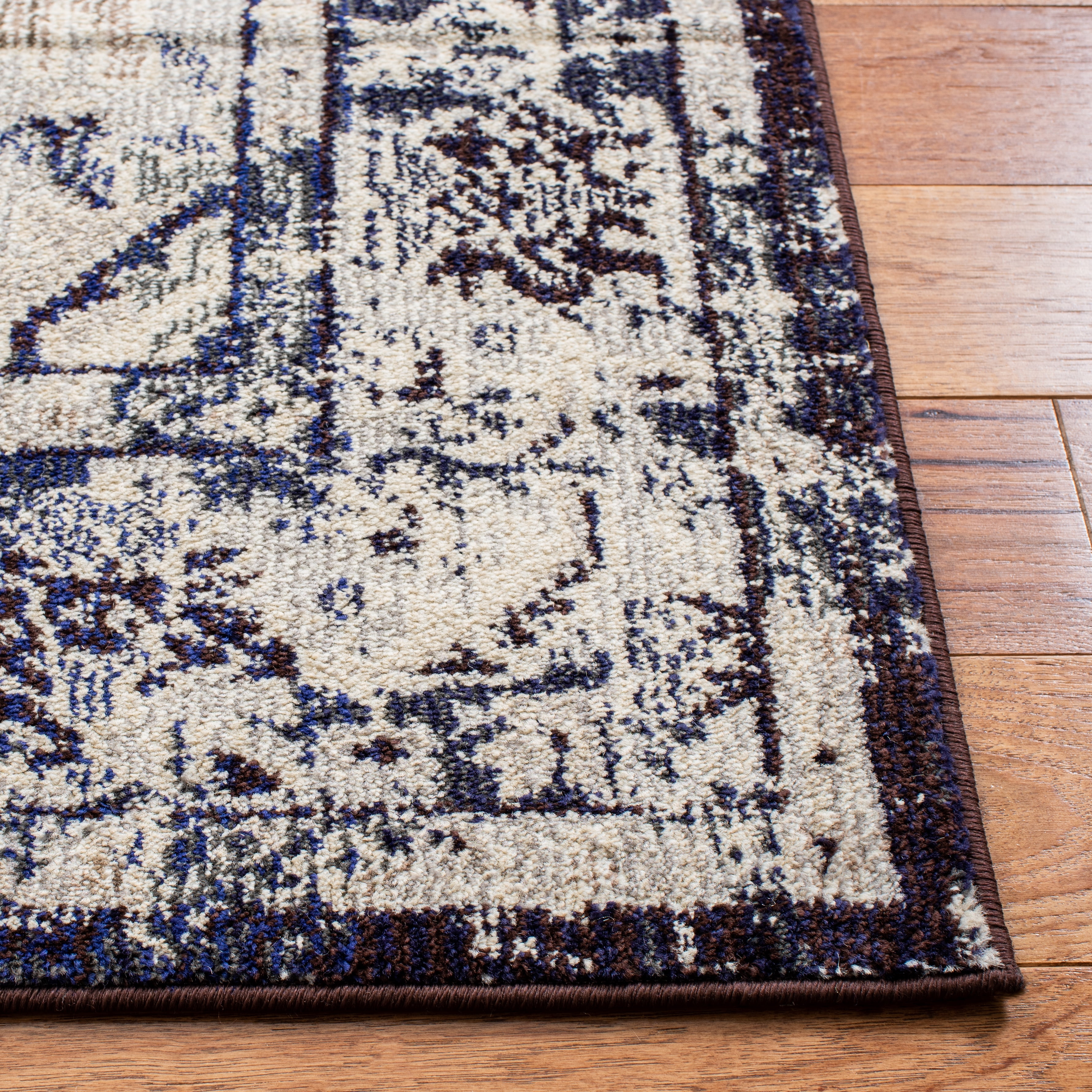 SAFAVIEH Accent Rug 3x5 - Monaco Collection - Traditional Design, Ivory & Navy, Ideal for Living Room, Bedroom, Dining Space, Entryway, Bathroom, Bedside